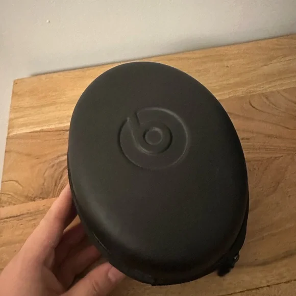 Beats Studio U.S. (Special Edition)Headphones - Excl Military Edition - Picture 2 of 2